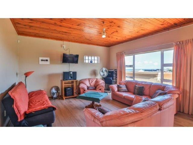 5 Bedroom Property for Sale in Stilbaai Wes Western Cape